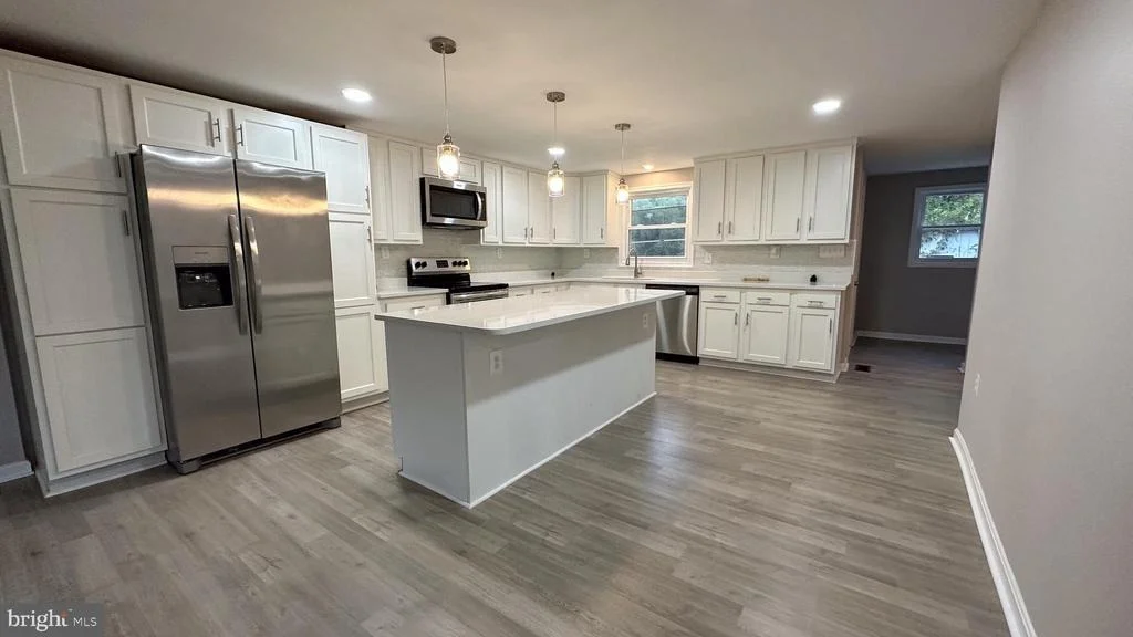 Photo of 8858 HAWBOTTOM ROAD