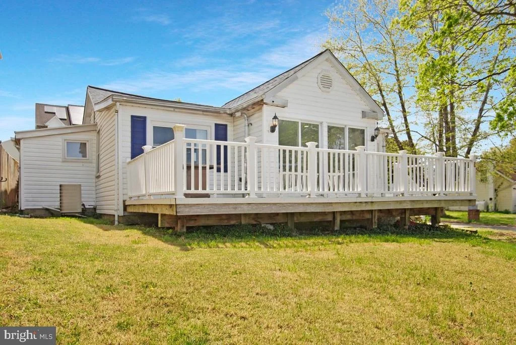 Photo of 7801 WATERVIEW