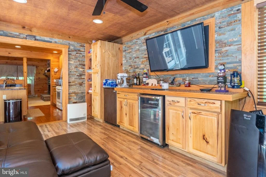 Photo of 302 OAK WAY ROAD