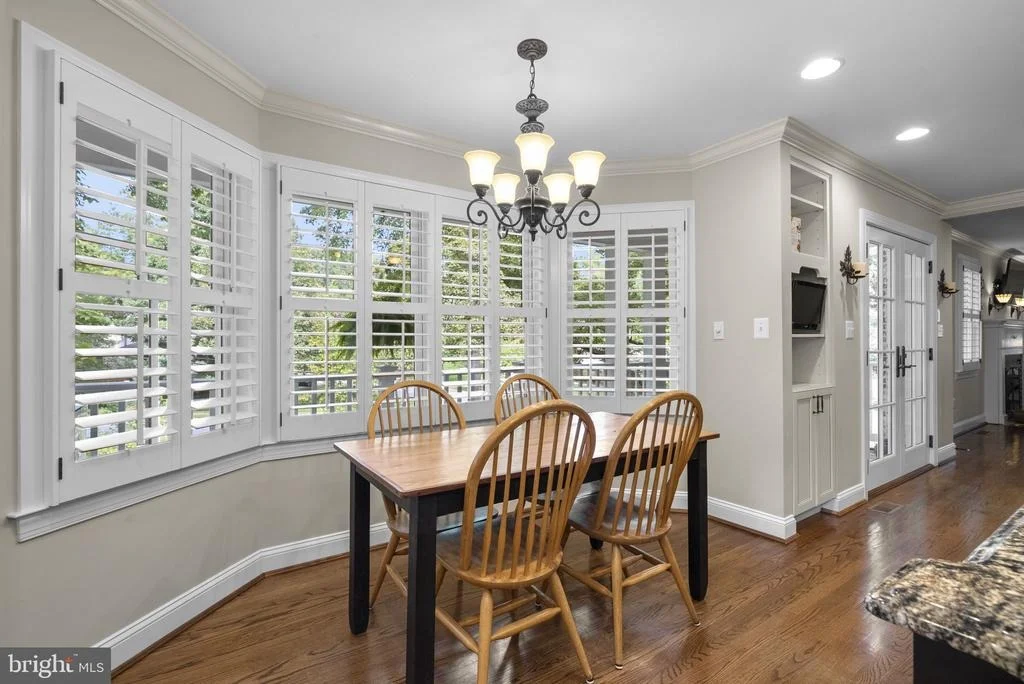 Photo of 710 WOODSIDE PARKWAY
