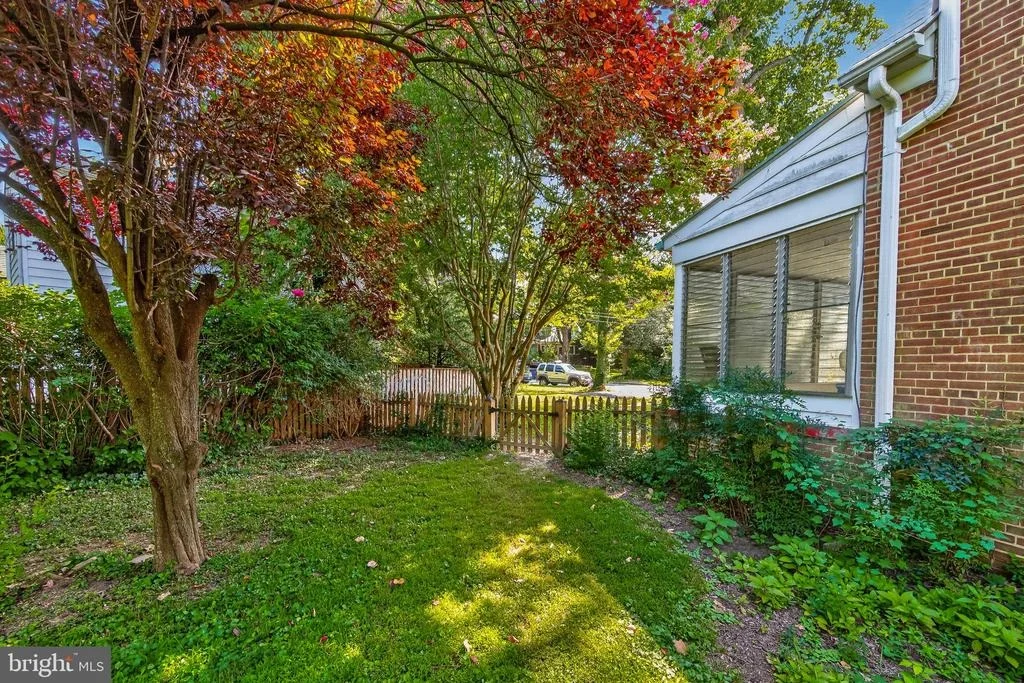 Photo of 9802 FOREST GROVE DRIVE