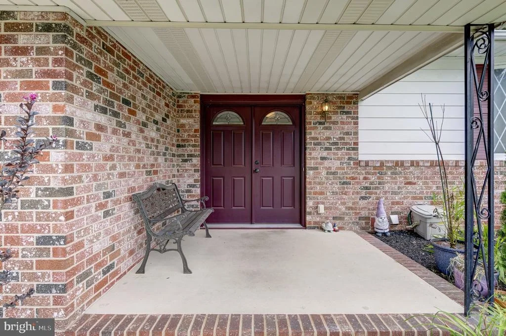 Photo of 10 PASADENA DRIVE