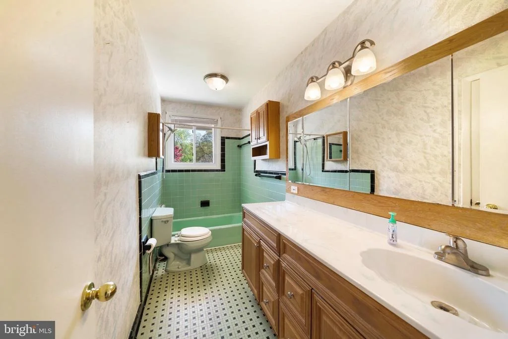 Photo of 1509 VIVIAN PLACE