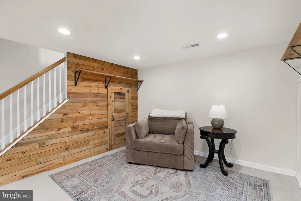 Photo of 1300 GILBERT PLACE