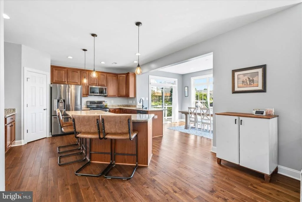 Photo of 2258 W. GREENLEAF DRIVE