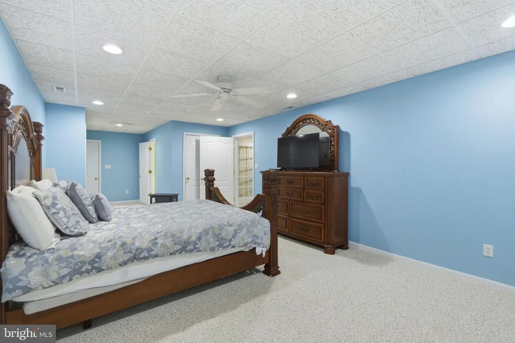 Photo of 922 SIDEHILL DRIVE