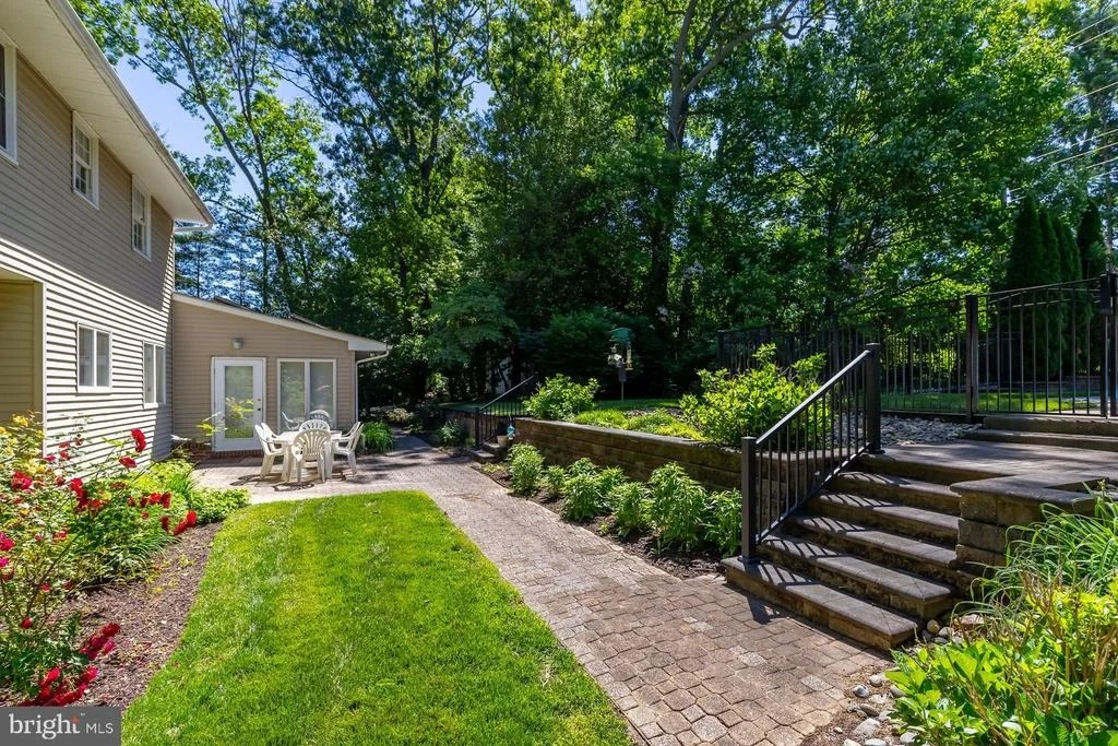 Photo of 73 COLONIAL TERR