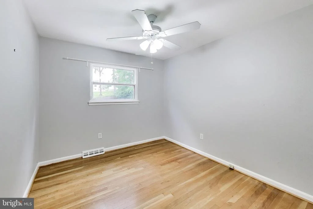 Photo of 715 CALVERT LANE