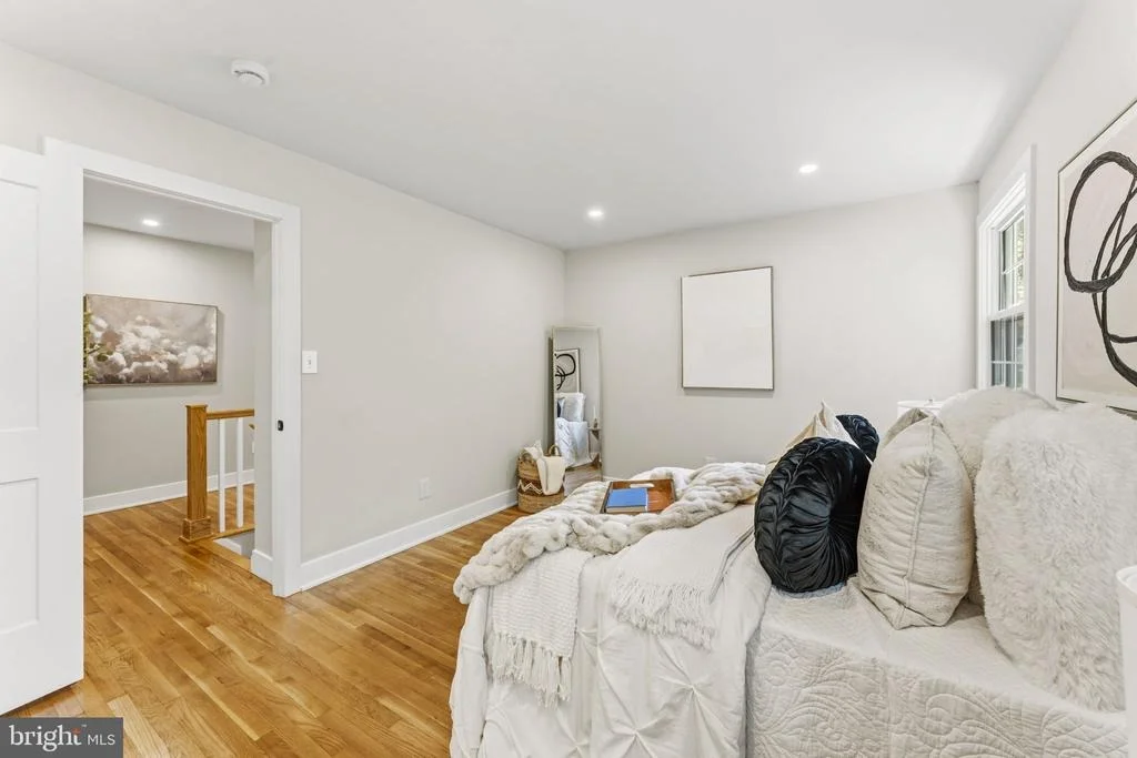Photo of 2610 SILVERDALE DRIVE