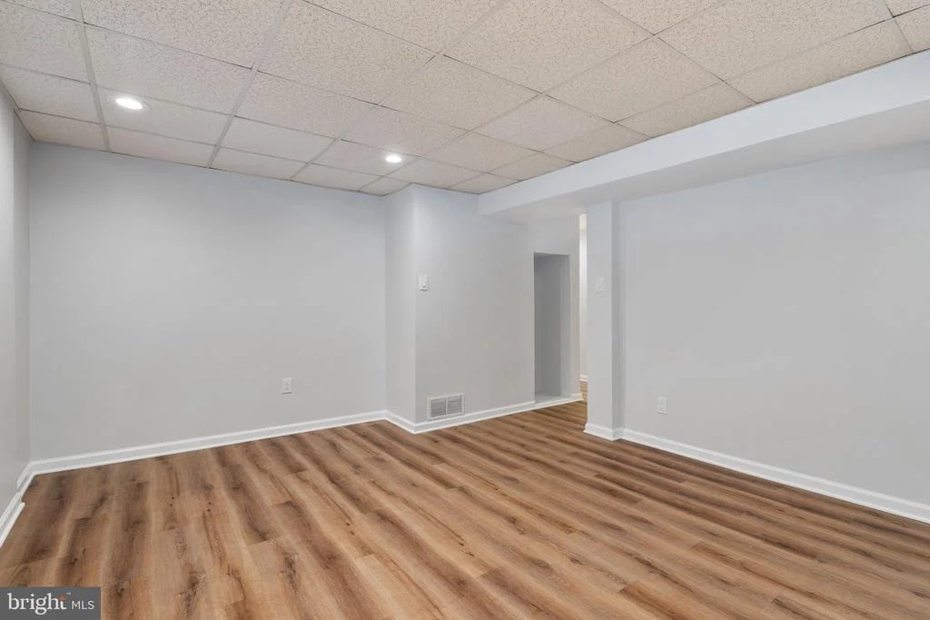 Photo of 541 CRESTPARK DRIVE