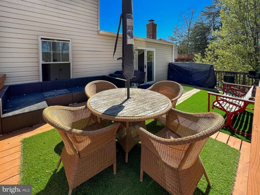 Photo of 9601 ROOSTER LANE