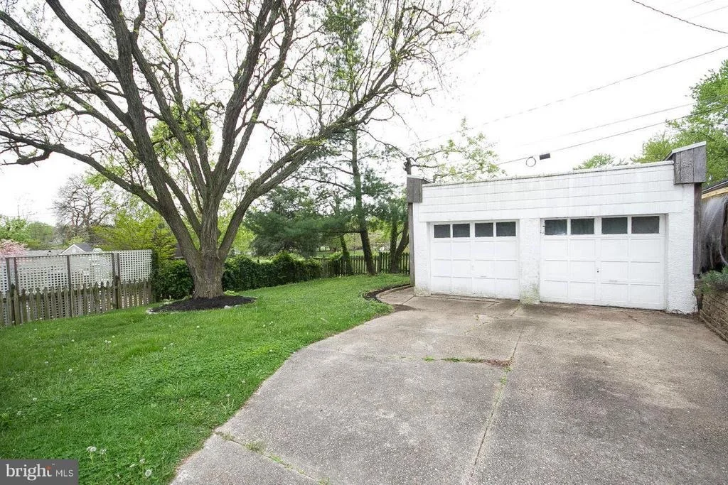 Photo of 806 WARWICK ROAD