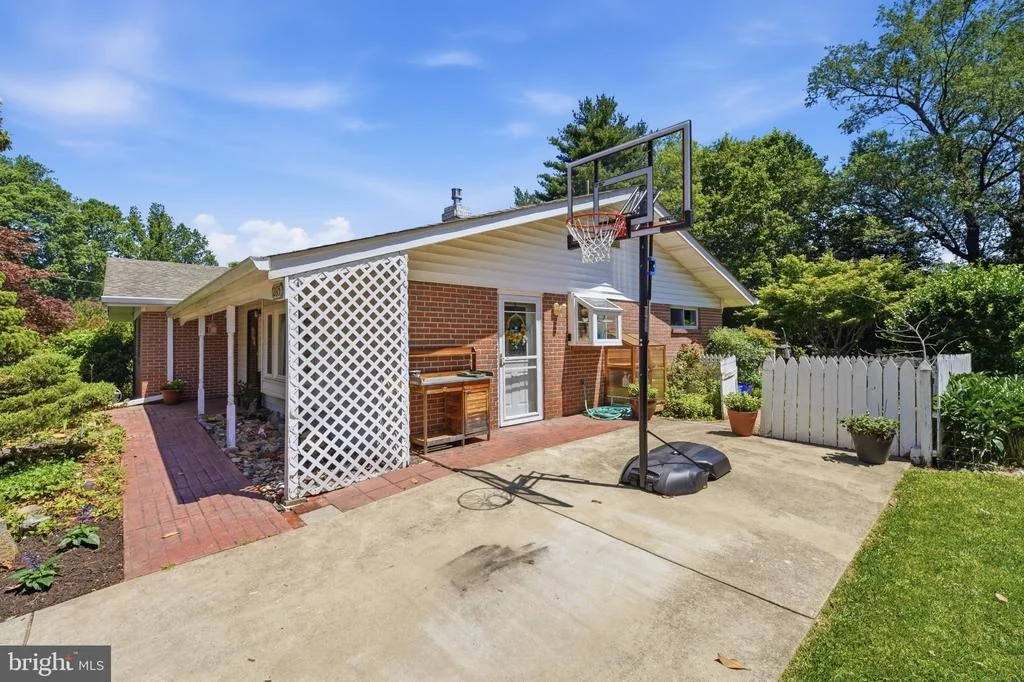 Photo of 12615 EASTBOURNE DRIVE