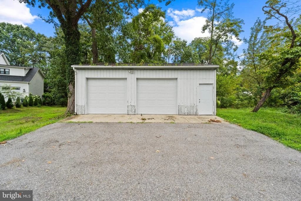 Photo of 1608 SEVERN ROAD