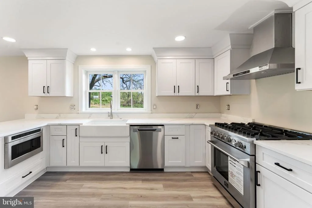 Photo of 11066 MORELAND ROAD