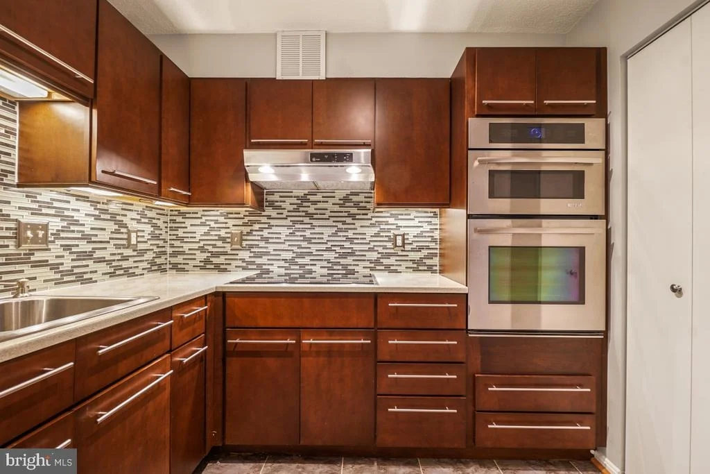 Photo of Unit 1503 at 5902 MOUNT EAGLE DRIVE