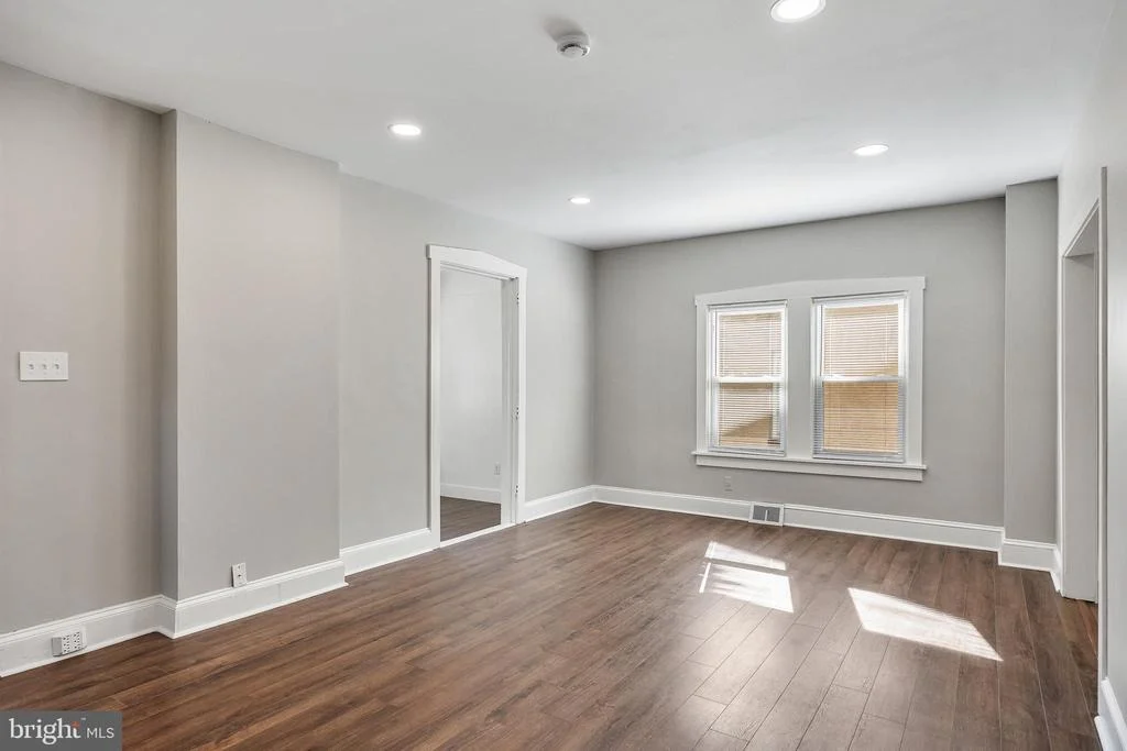 Photo of 16 MOORE AVENUE