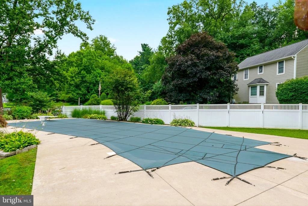 Photo of 9809 JOHN ROBERT WAY