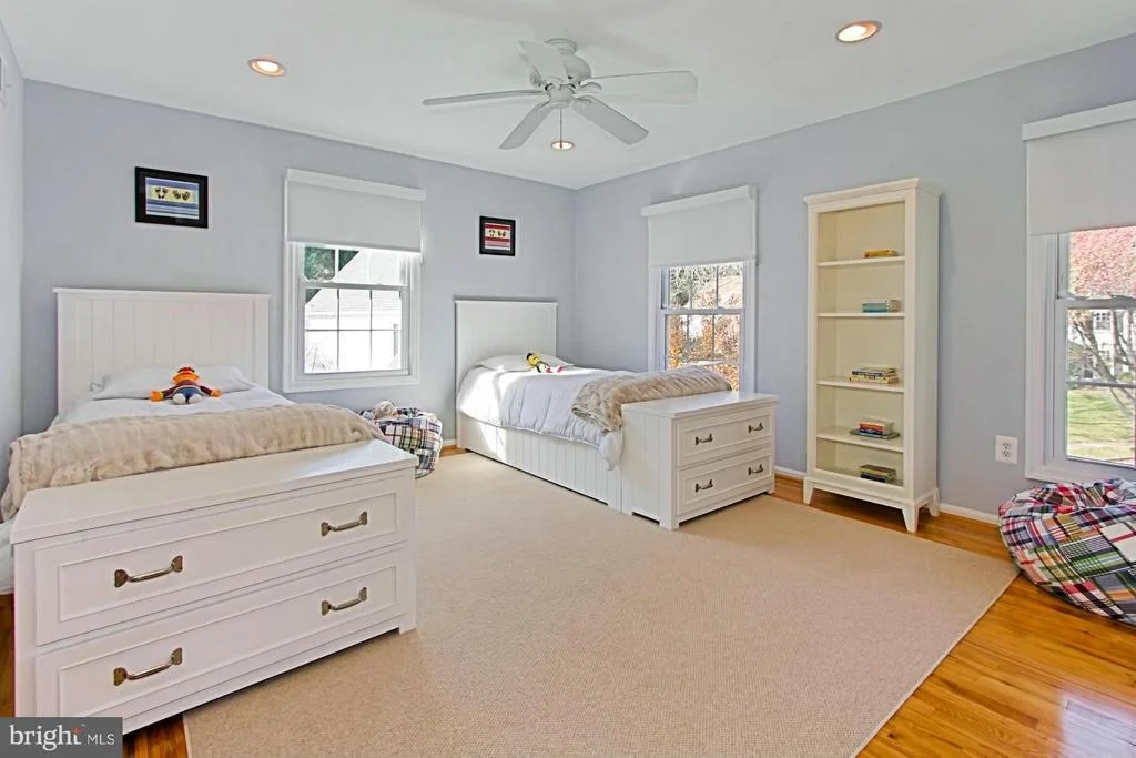 Photo of 4004 FEATHERSTONE PLACE