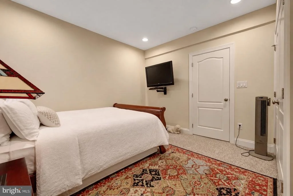 Photo of 24337 EAGLES LANDING PLACE