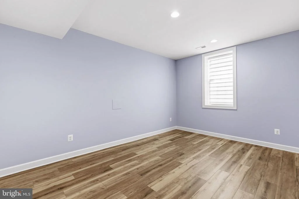 Photo of 1124 OAK TREE DRIVE