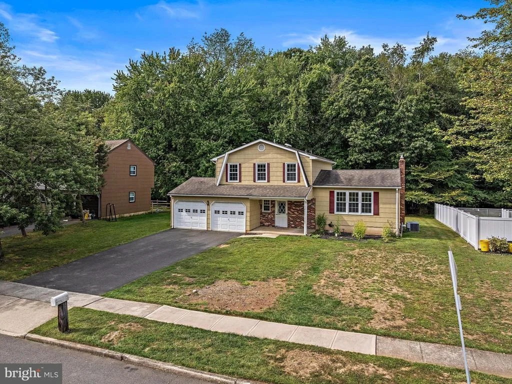 Photo of 52 COLLEEN CIRCLE