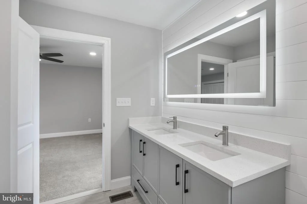 Photo of 179 BEACHCOMBER LANE
