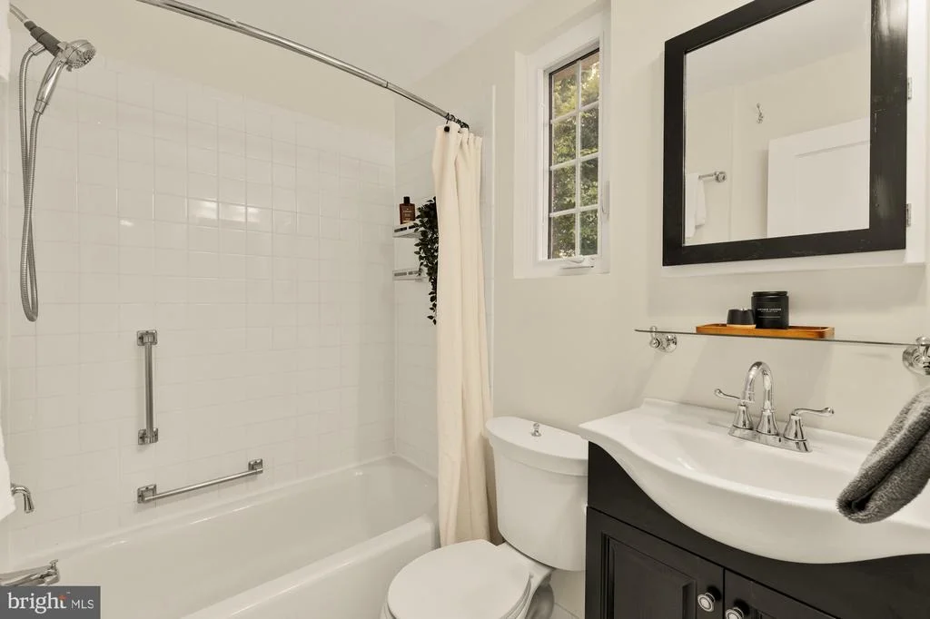 Photo of 1607 BALLARD STREET