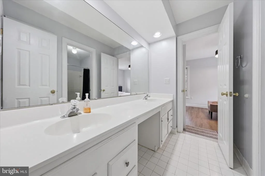 Photo of 6135 FIELDCREST COURT