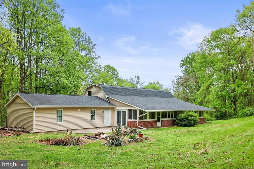Photo of 1426 RIDGE ROAD