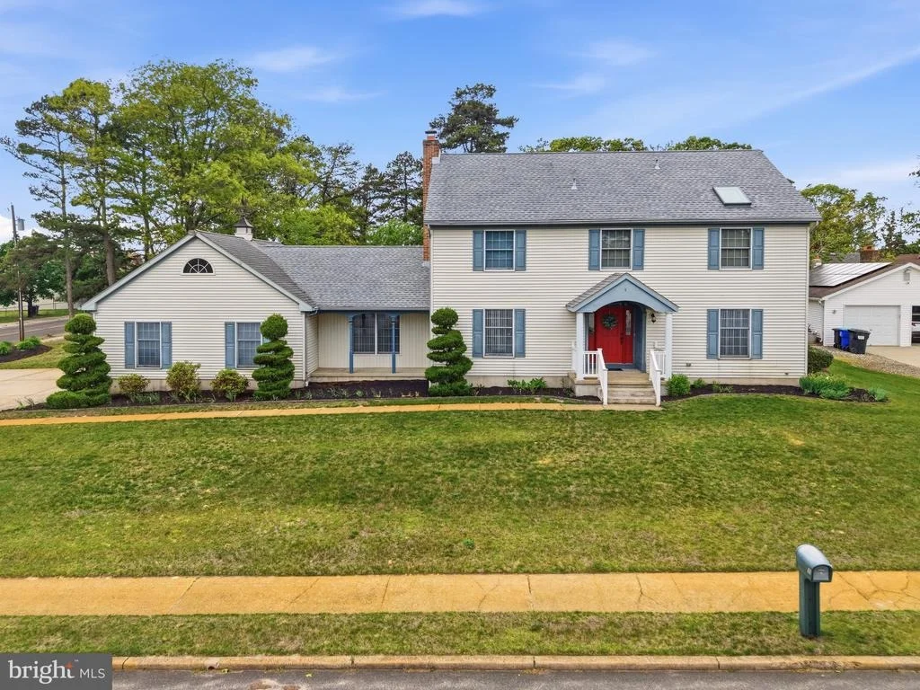 Photo of 1 MOSS VIEW LANE