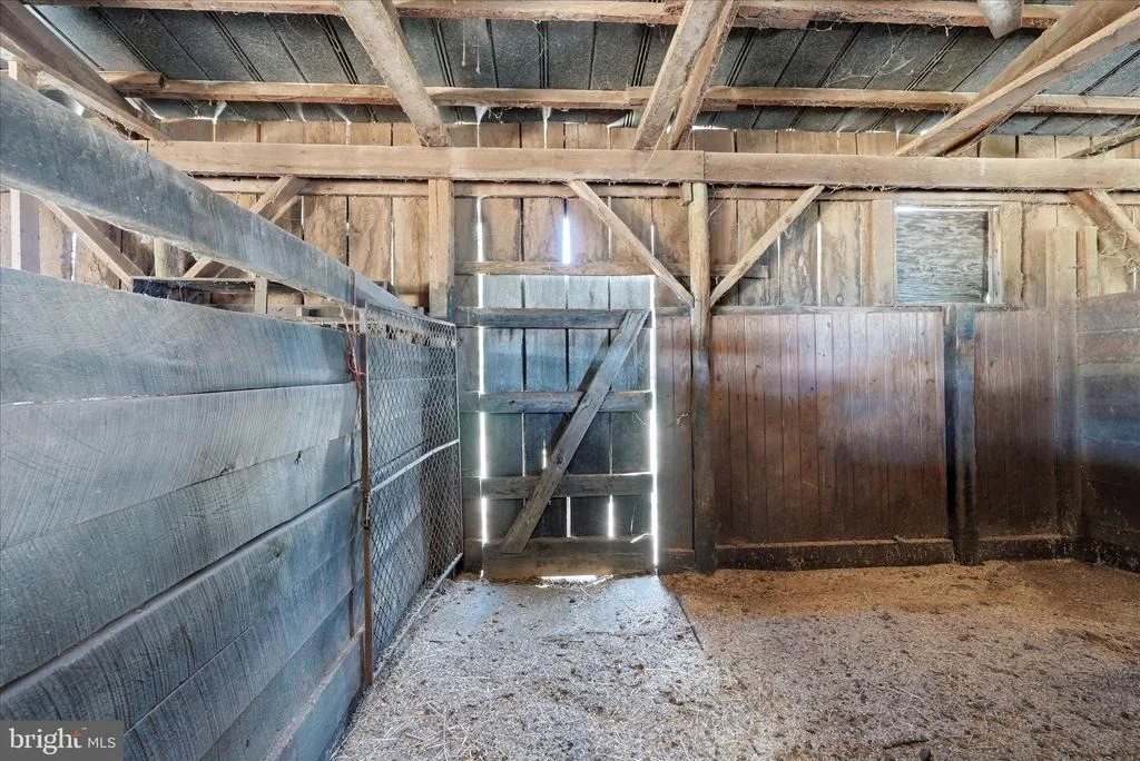 Photo of 2517 FIVE POINTS ROAD