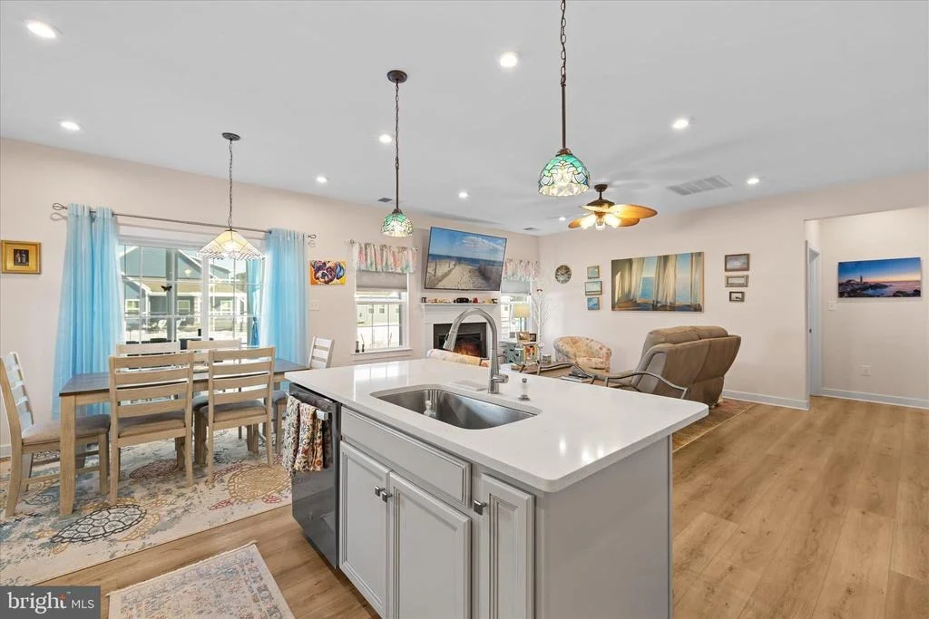 Photo of 37333 KESTREL WAY