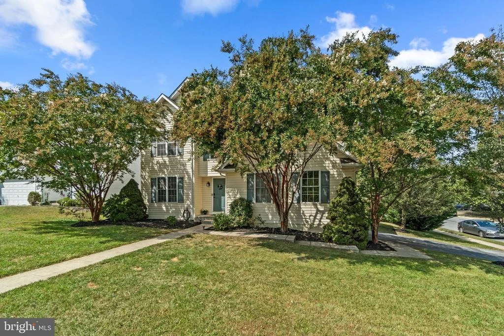 Photo of 814 WELLESLEY COURT