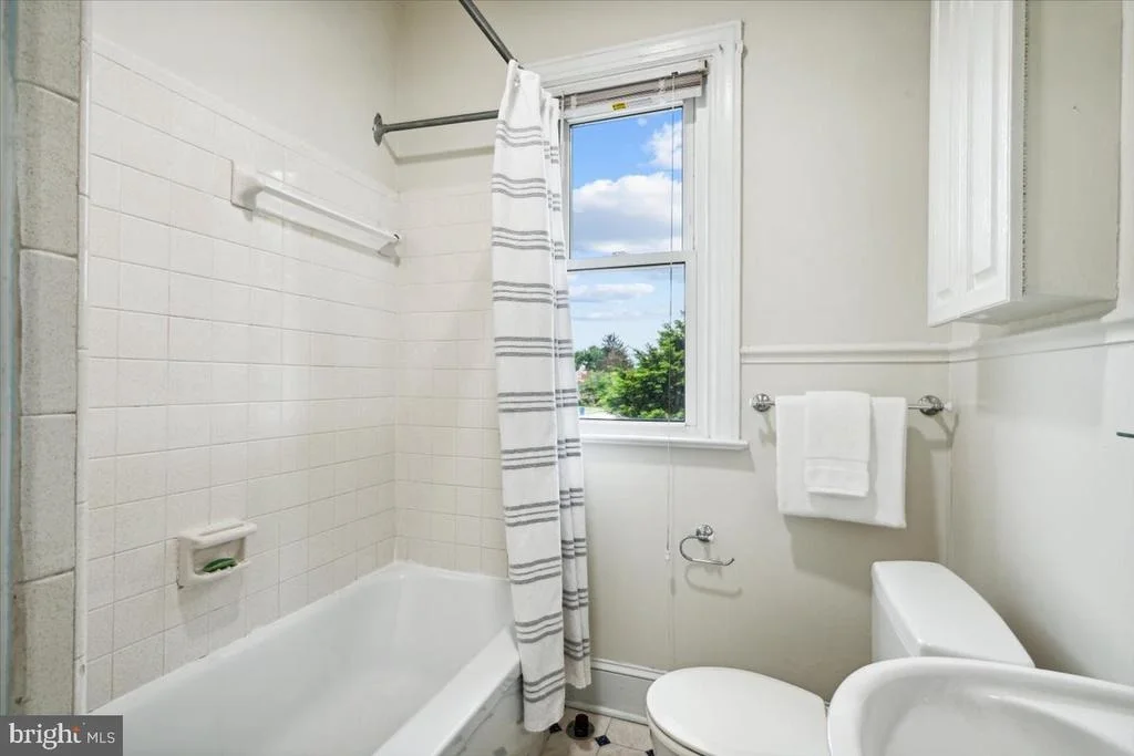 Photo of 1302 W 7TH STREET