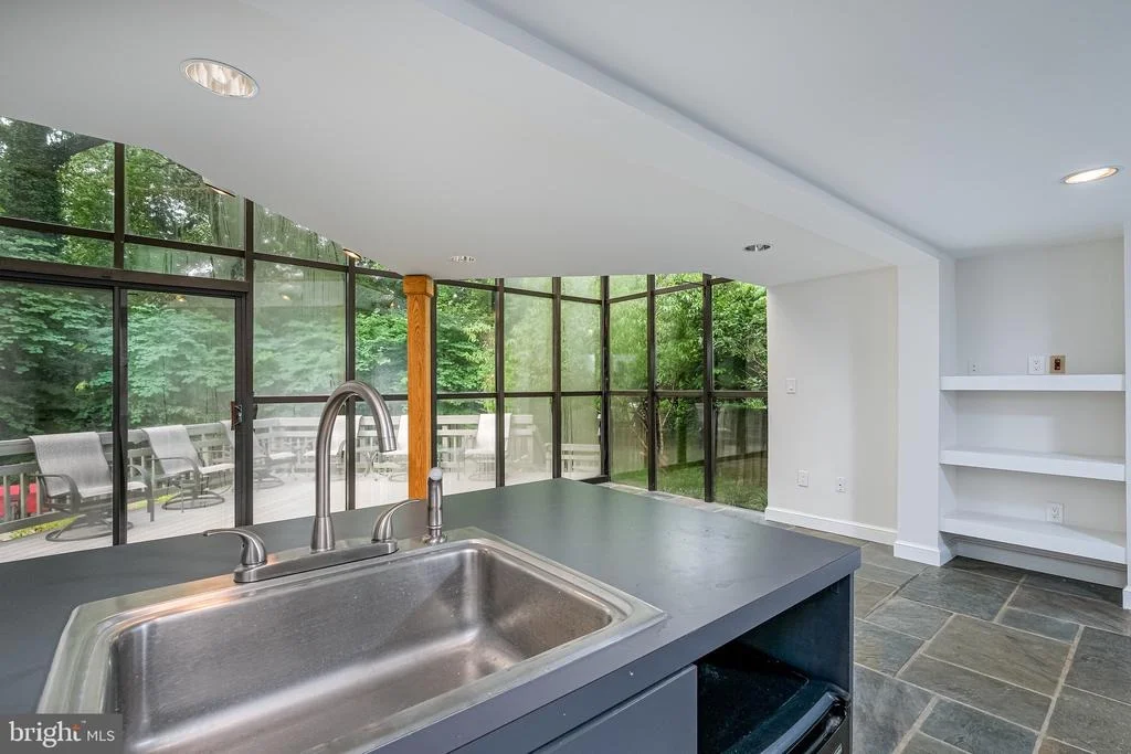 Photo of 7016 RIVER ROAD