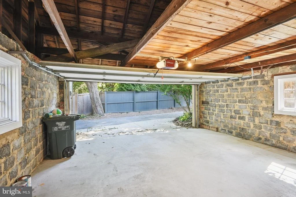 Photo of 105 SUMMERFIELD ROAD