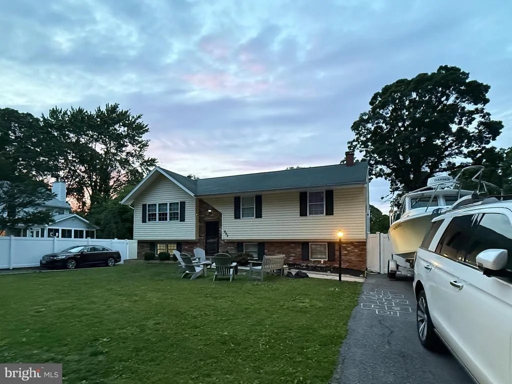 Photo of 982 HIGHPOINT DRIVE