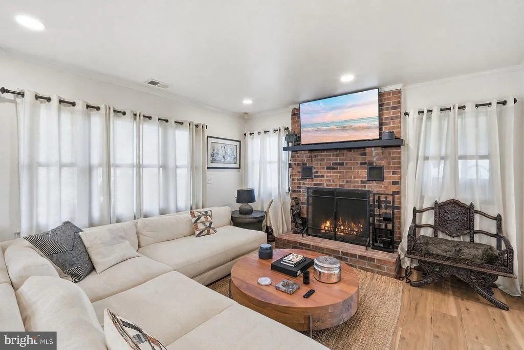 Photo of 6114 SUNSET LANE