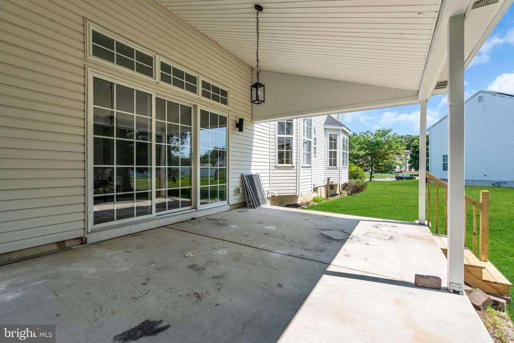 Photo of 1055 HUNTINGDON DRIVE