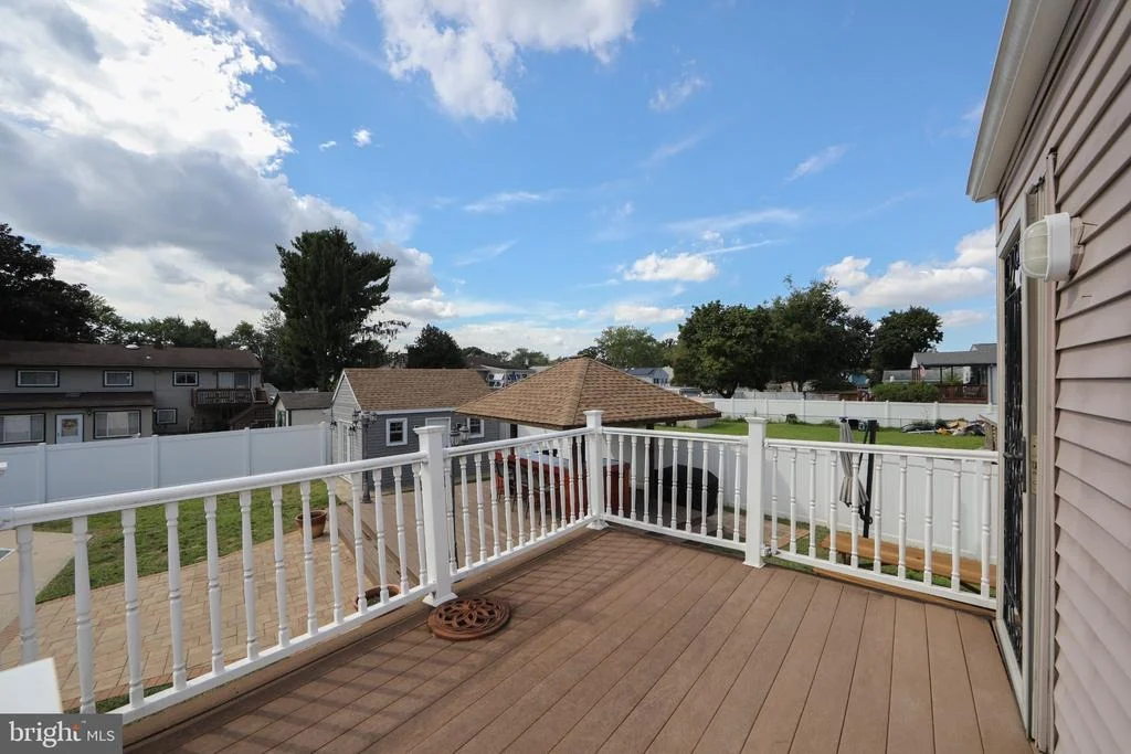Photo of 787 LANCING ROAD