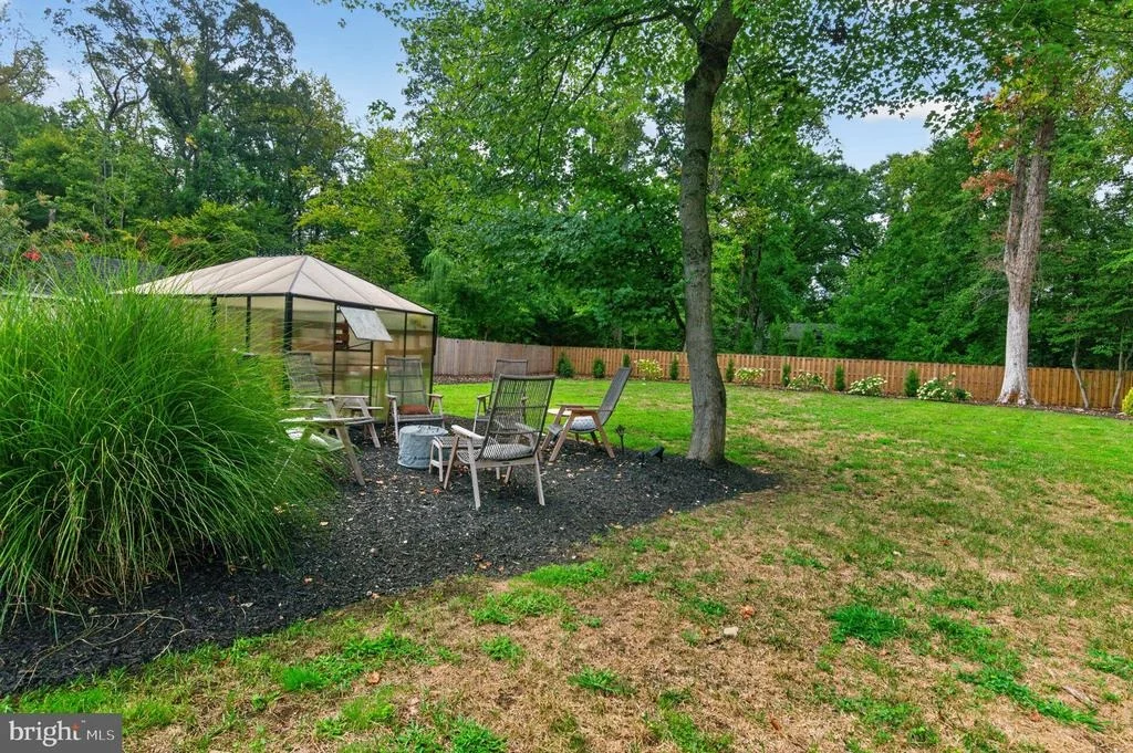 Photo of 1610 RIDOUT ROAD