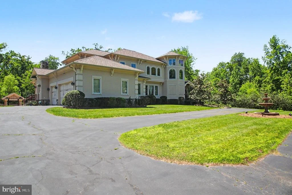 Photo of 5985 SAINT CATHERINES LANE
