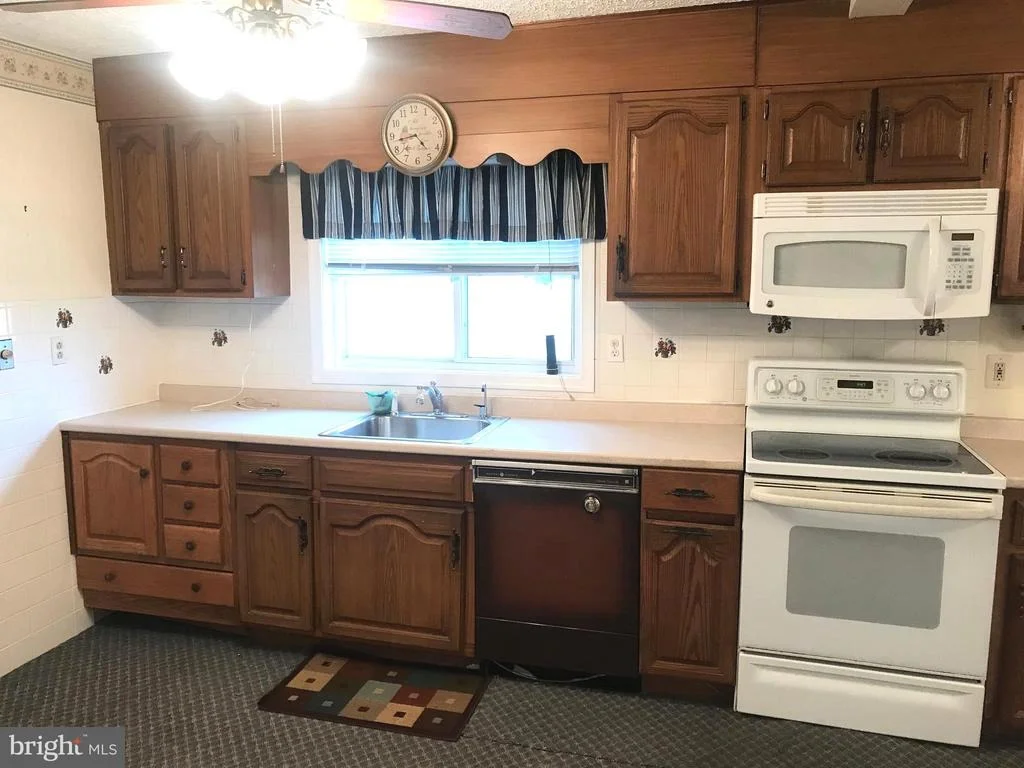 Photo of 16307 ASHBOX ROAD