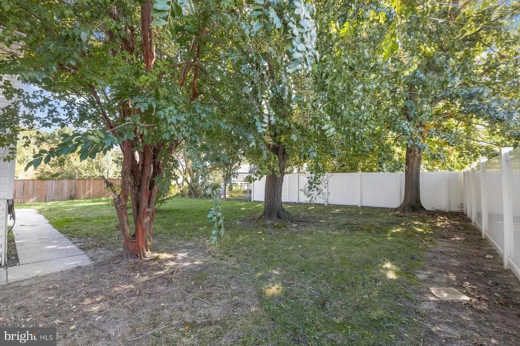 Photo of 602 LACEWOOD DRIVE