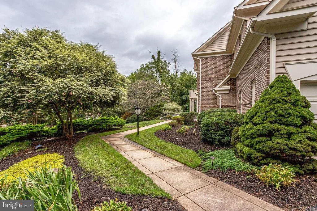 Photo of 12014 CREEKBEND DRIVE