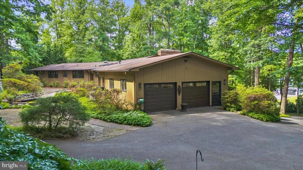 Photo of 698 DISCOVERY ROAD
