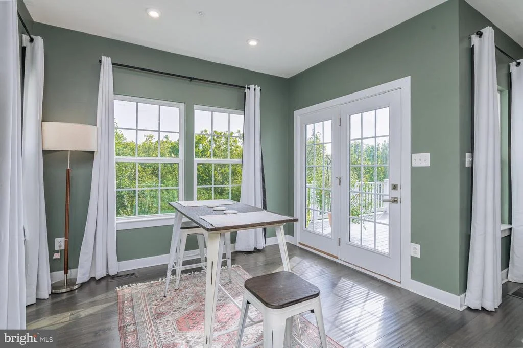 Photo of 405 POTOMAC VIEW PARKWAY
