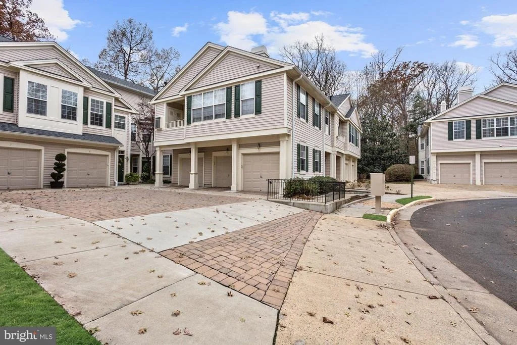 Photo of Unit M at 1307 WINDLEAF DRIVE