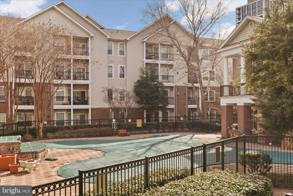 Photo of Unit 2204 at 1600 SPRING GATE DRIVE